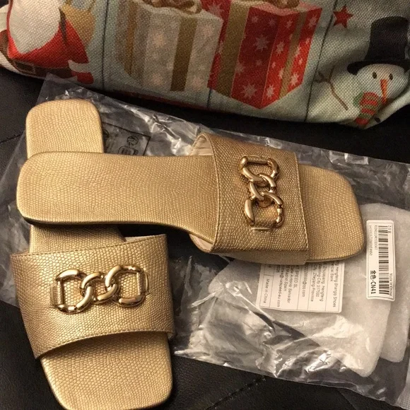 Gold Chain Embellished Slides - Picture 8 of 11